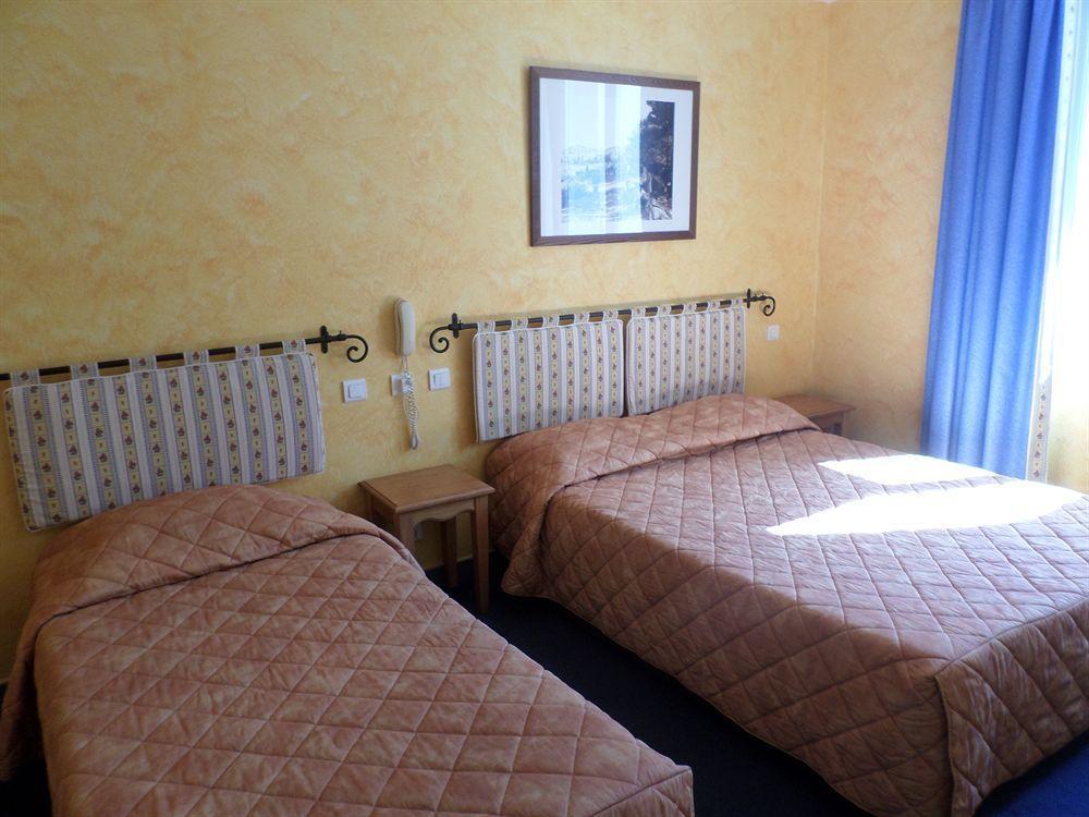 Brit Hotel Acacias อาร์ลส์ ภายนอก รูปภาพ