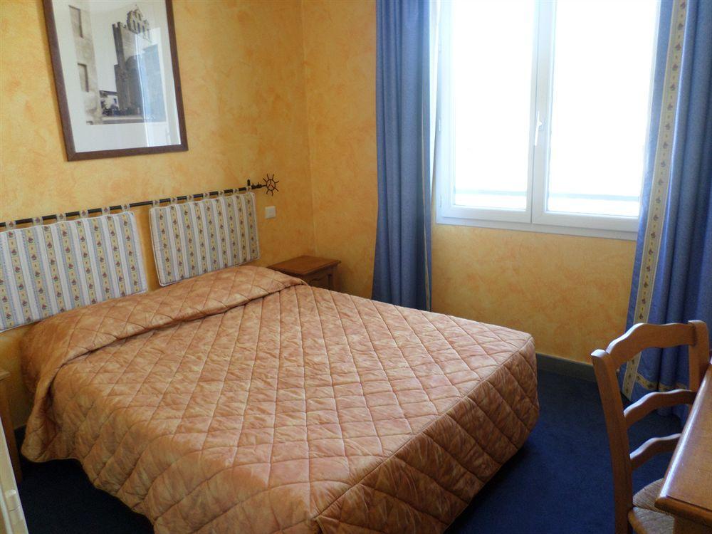 Brit Hotel Acacias อาร์ลส์ ภายนอก รูปภาพ