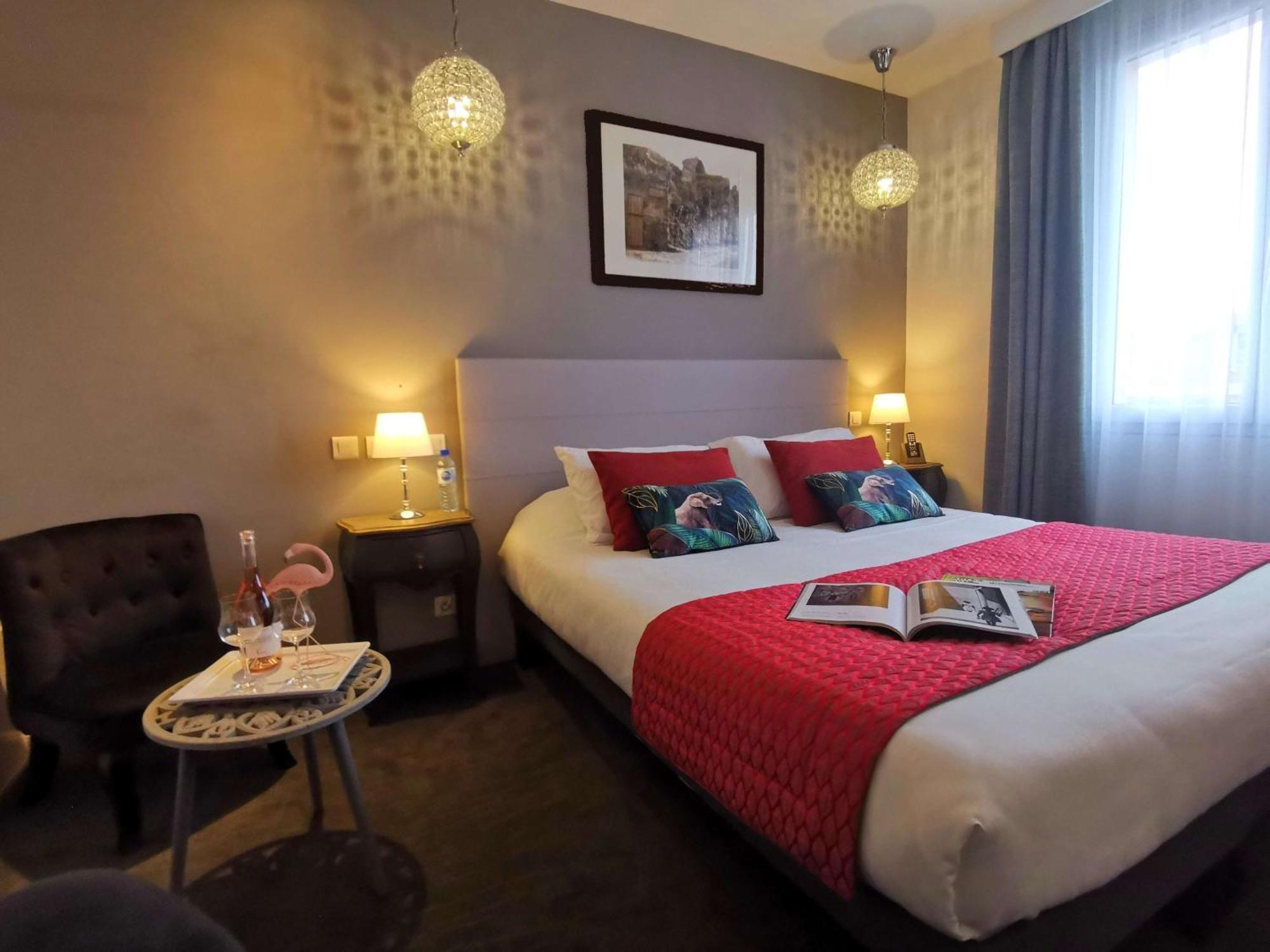 Brit Hotel Acacias อาร์ลส์ ภายนอก รูปภาพ