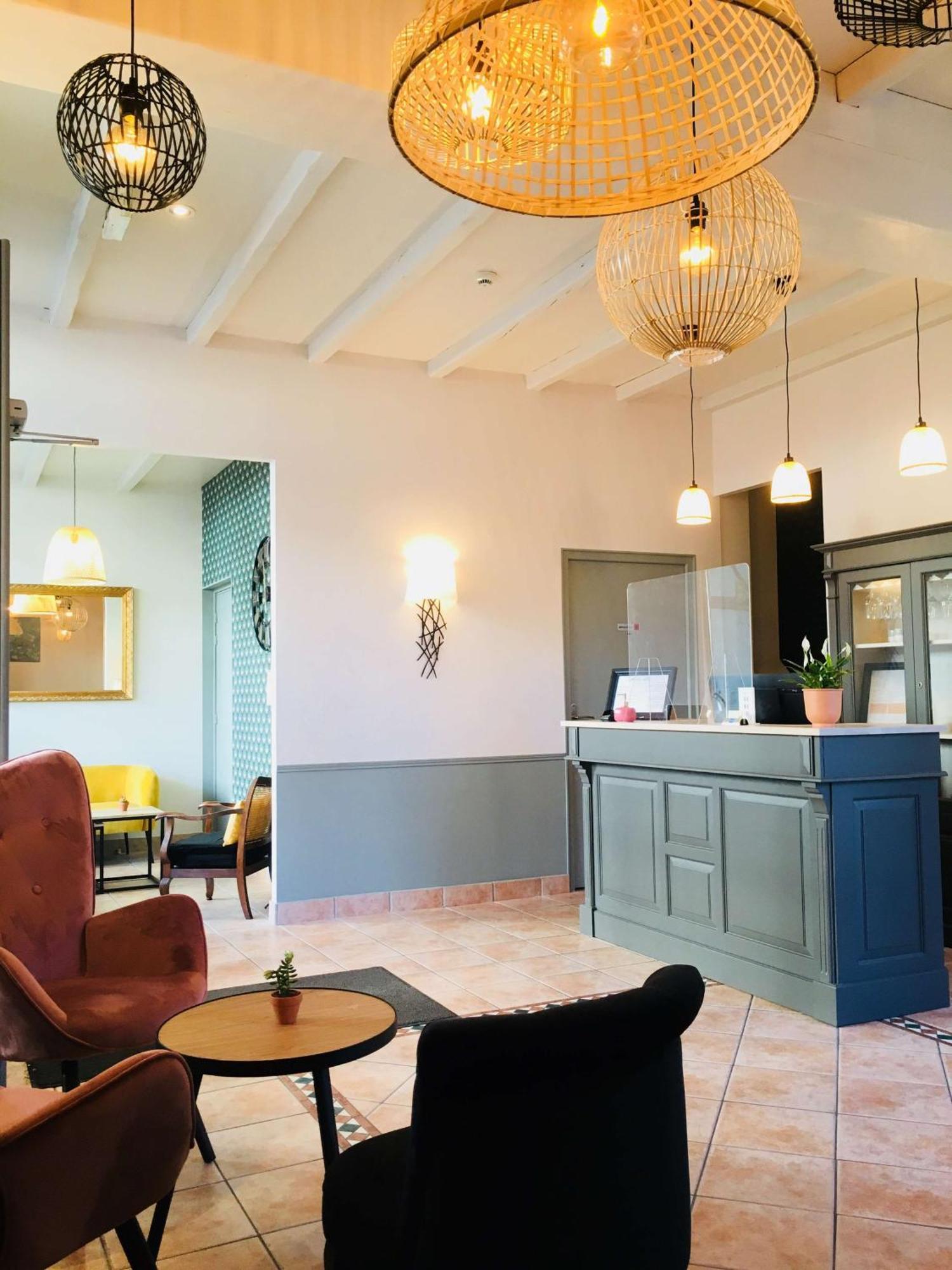 Brit Hotel Acacias อาร์ลส์ ภายนอก รูปภาพ