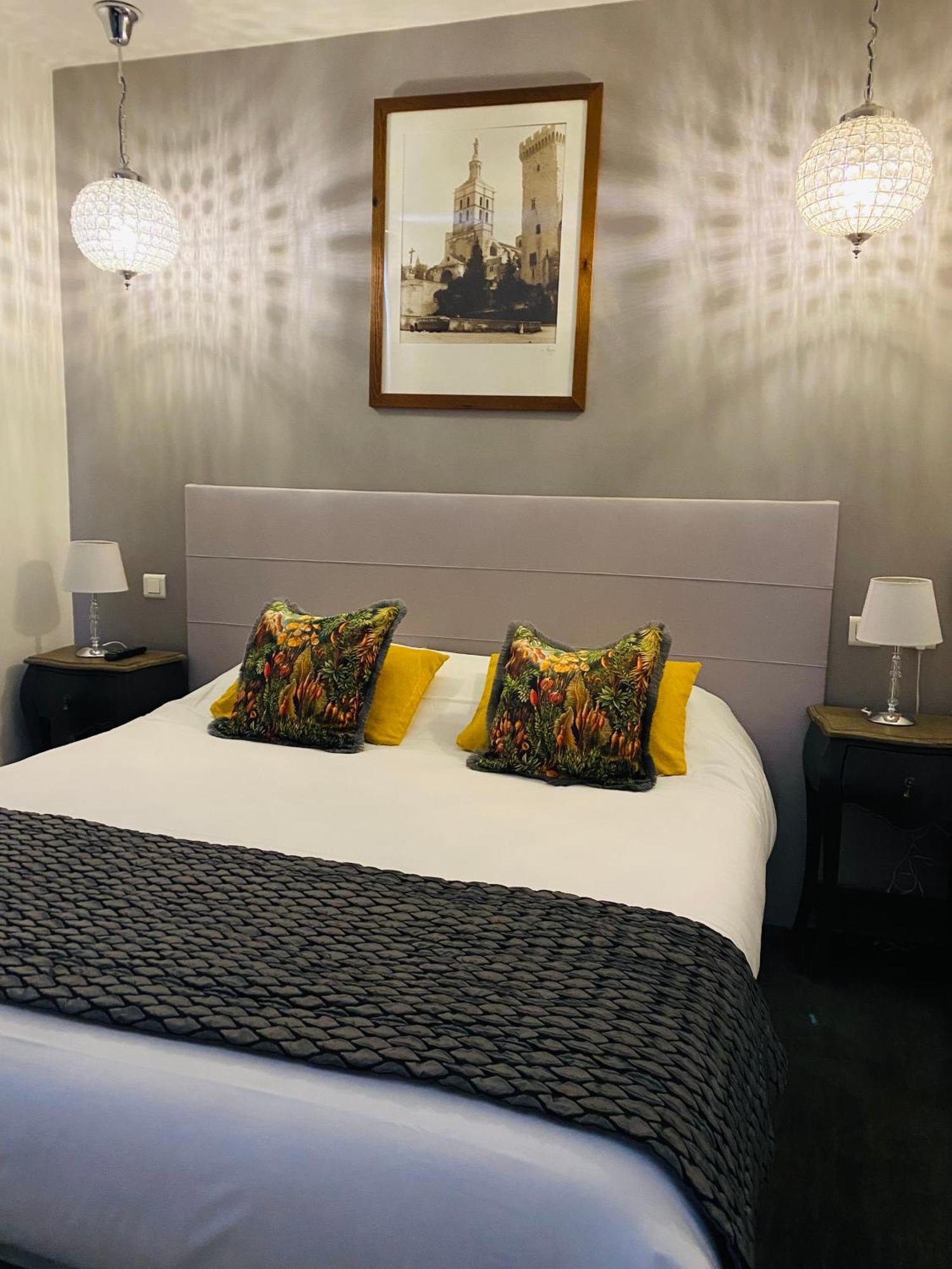 Brit Hotel Acacias อาร์ลส์ ภายนอก รูปภาพ