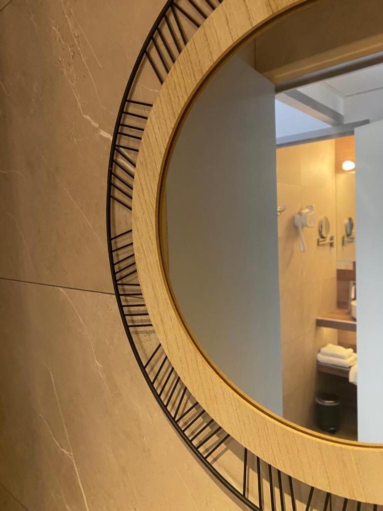 Brit Hotel Acacias อาร์ลส์ ภายนอก รูปภาพ