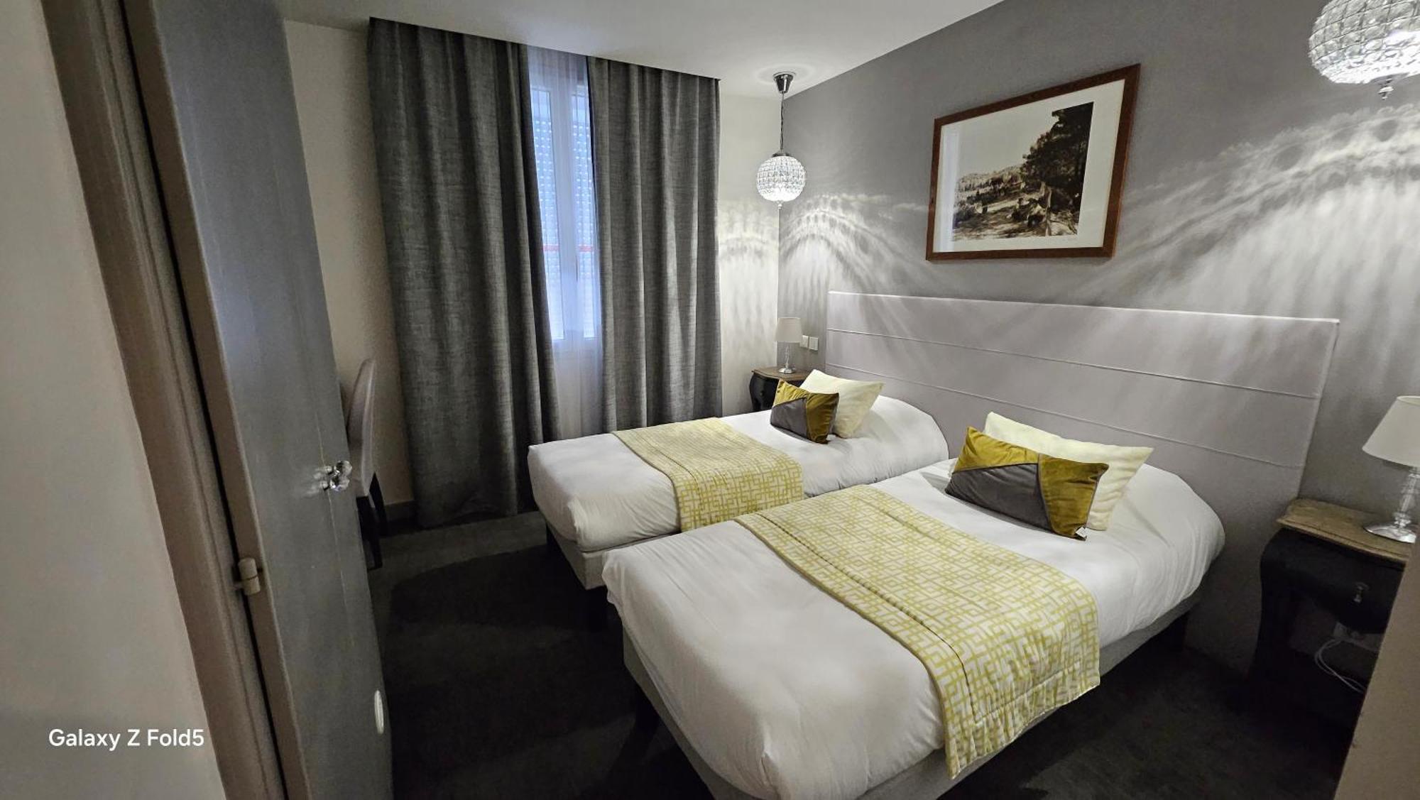 Brit Hotel Acacias อาร์ลส์ ภายนอก รูปภาพ