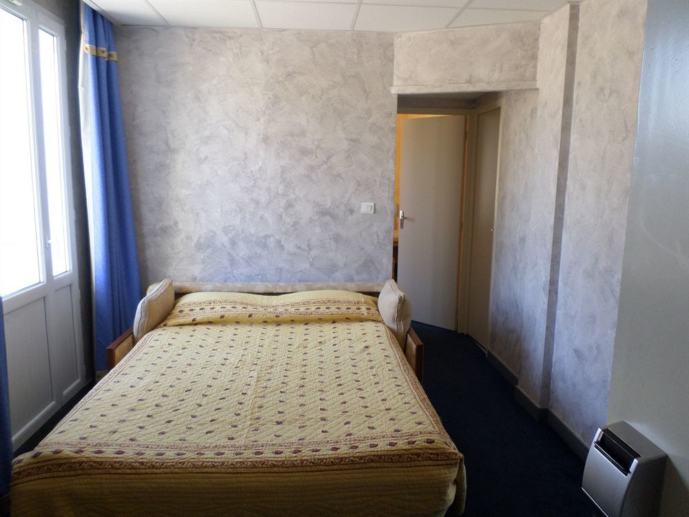 Brit Hotel Acacias อาร์ลส์ ภายนอก รูปภาพ