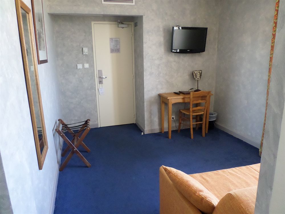 Brit Hotel Acacias อาร์ลส์ ภายนอก รูปภาพ