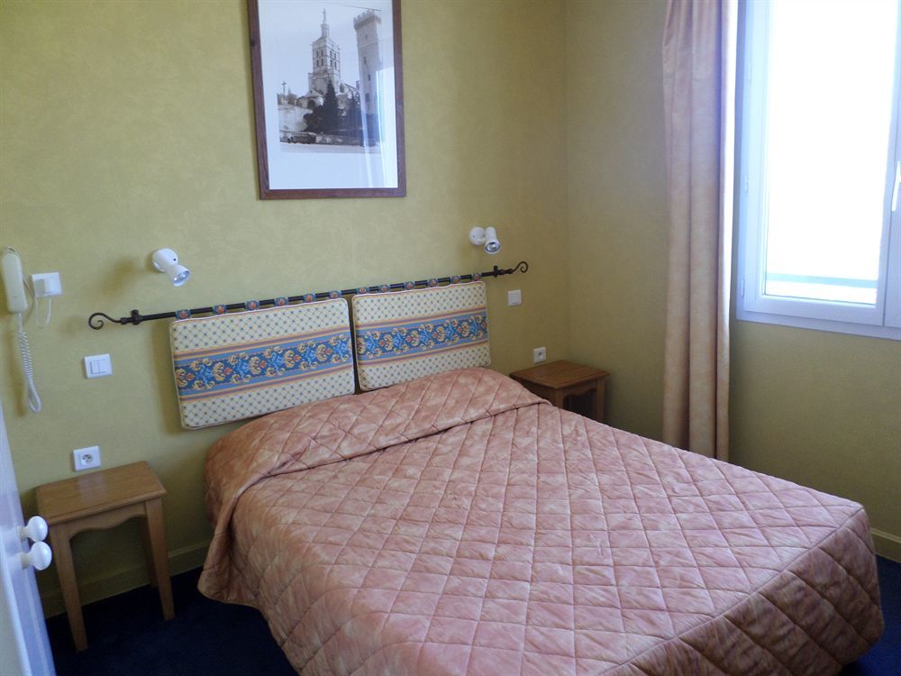 Brit Hotel Acacias อาร์ลส์ ภายนอก รูปภาพ